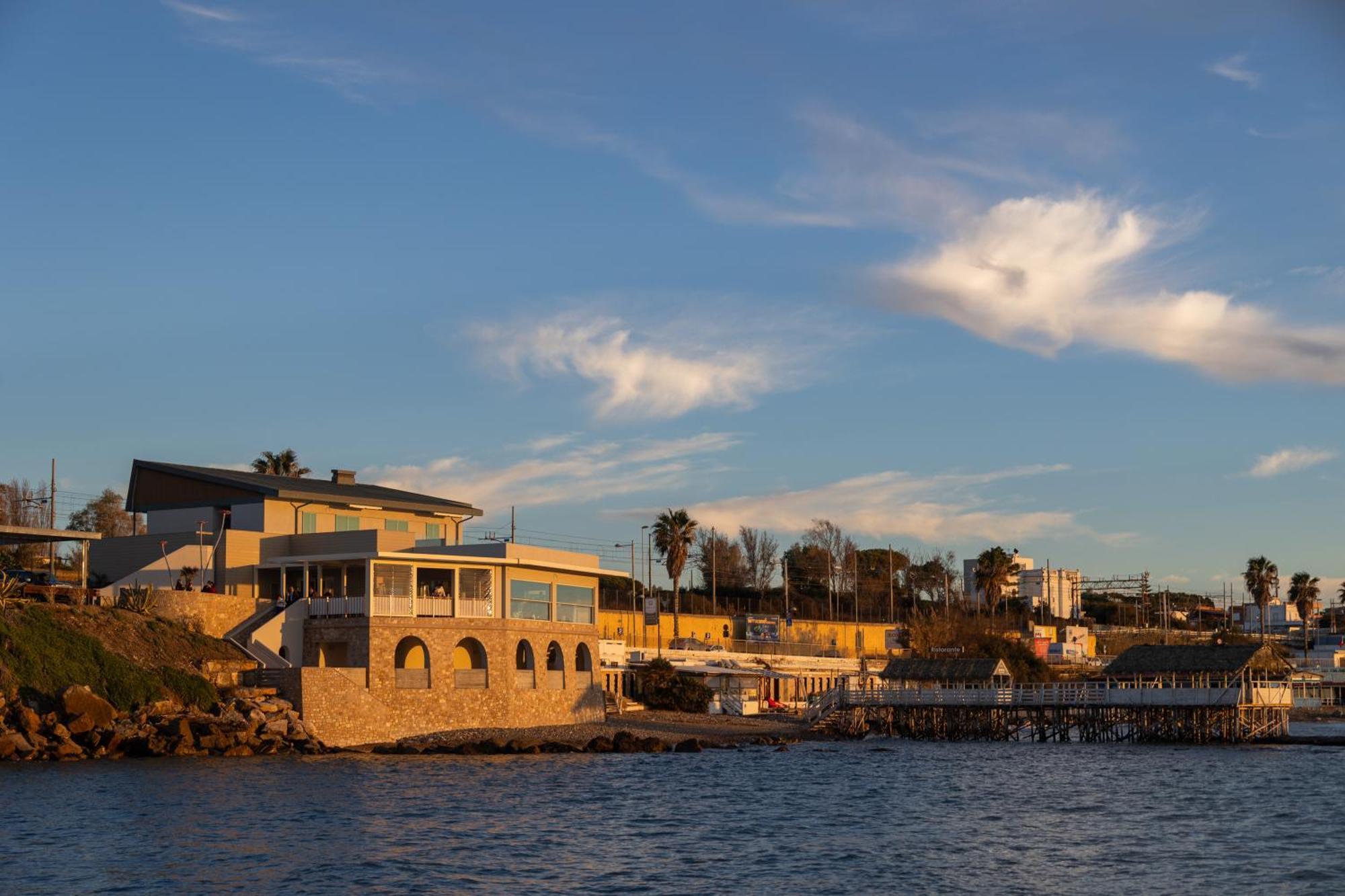Le Suites Sul Mare Di Esterina Civitavecchia Exterior foto